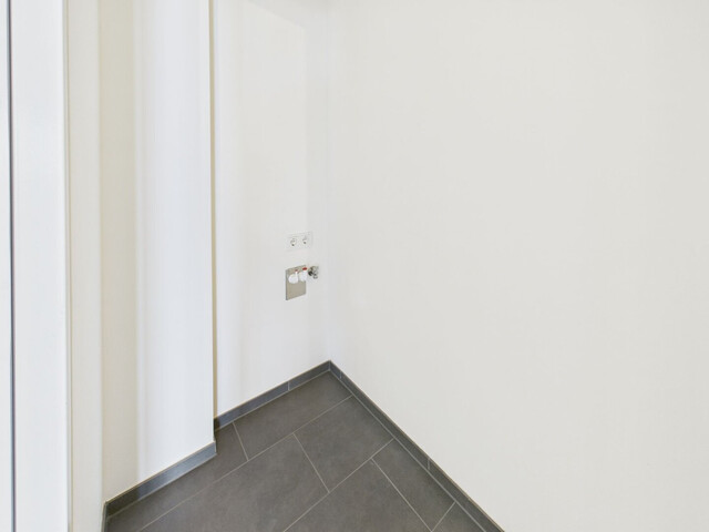 Helle, großzügige 2-Zimmer-Wohnung mit einmaligem Blick übers Rheintal