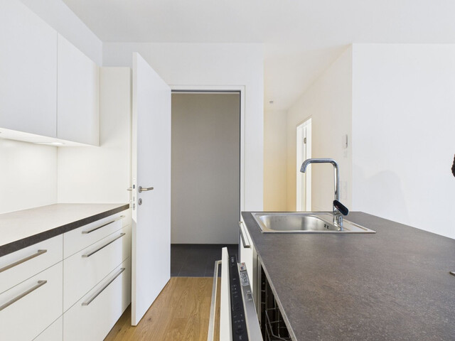 Helle, großzügige 2-Zimmer-Wohnung mit einmaligem Blick übers Rheintal