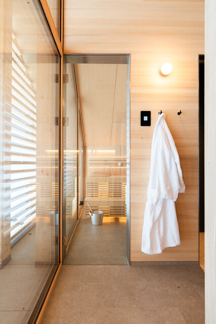 Wintertraum in spektakulärer Bergkulisse auf 1.500m Höhe: Ferienchalet mit direktem Zugang zur Skipiste!