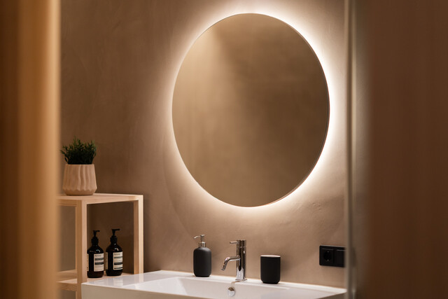 Wintertraum in spektakulärer Bergkulisse auf 1.500m Höhe: Ferienchalet mit direktem Zugang zur Skipiste!