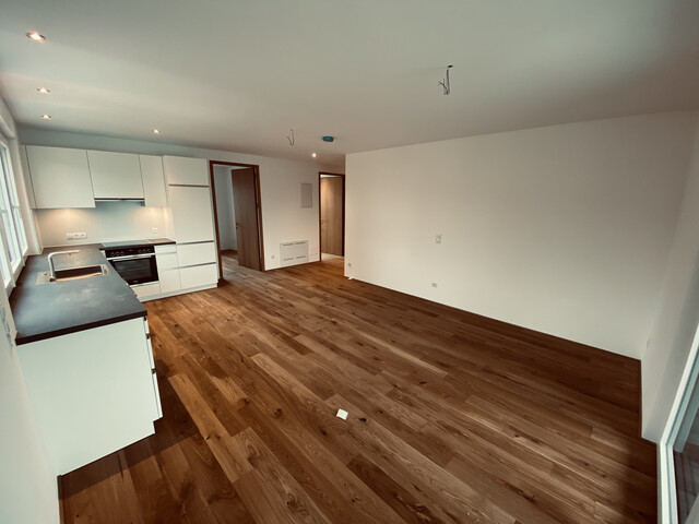 Hochwertig ausgestattete 2-Zimmer Wohnung mit Balkon in Kleinwohnanlage