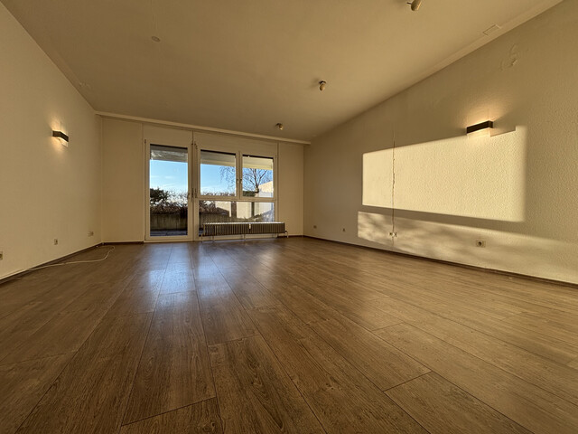 "ohne Provision" besonders geräumige 1 Zimmer Terrassenwohnung