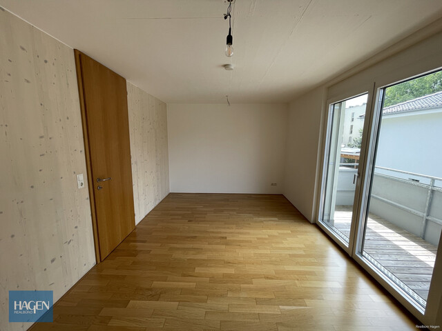 Modernes Wohnen mit Privatsphäre – Reihenhaus mit Garten & Dachterrasse in Lustenau!