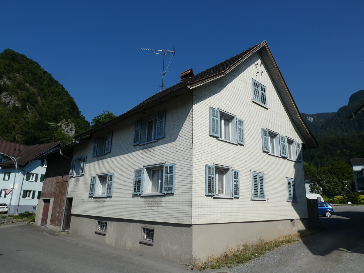 Hohenems... großes Haus, große Scheune und Garten – ideal für Heimwerker!