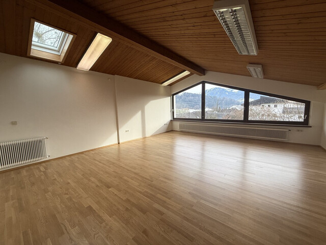 Großes Einfamilienhaus in familienfreundlicher Lage in Göfis zu vermieten!