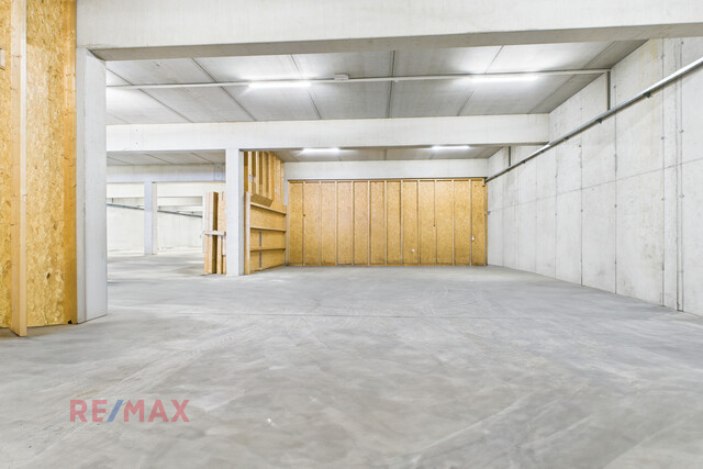 1.418 m² Lagerhalle – Direkt an der A14 gelegen, ideal für Ihre Logistik- und Lagerbedürfnisse