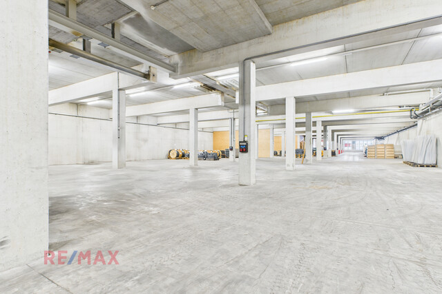 1.418 m² Lagerhalle – Direkt an der A14 gelegen, ideal für Ihre Logistik- und Lagerbedürfnisse