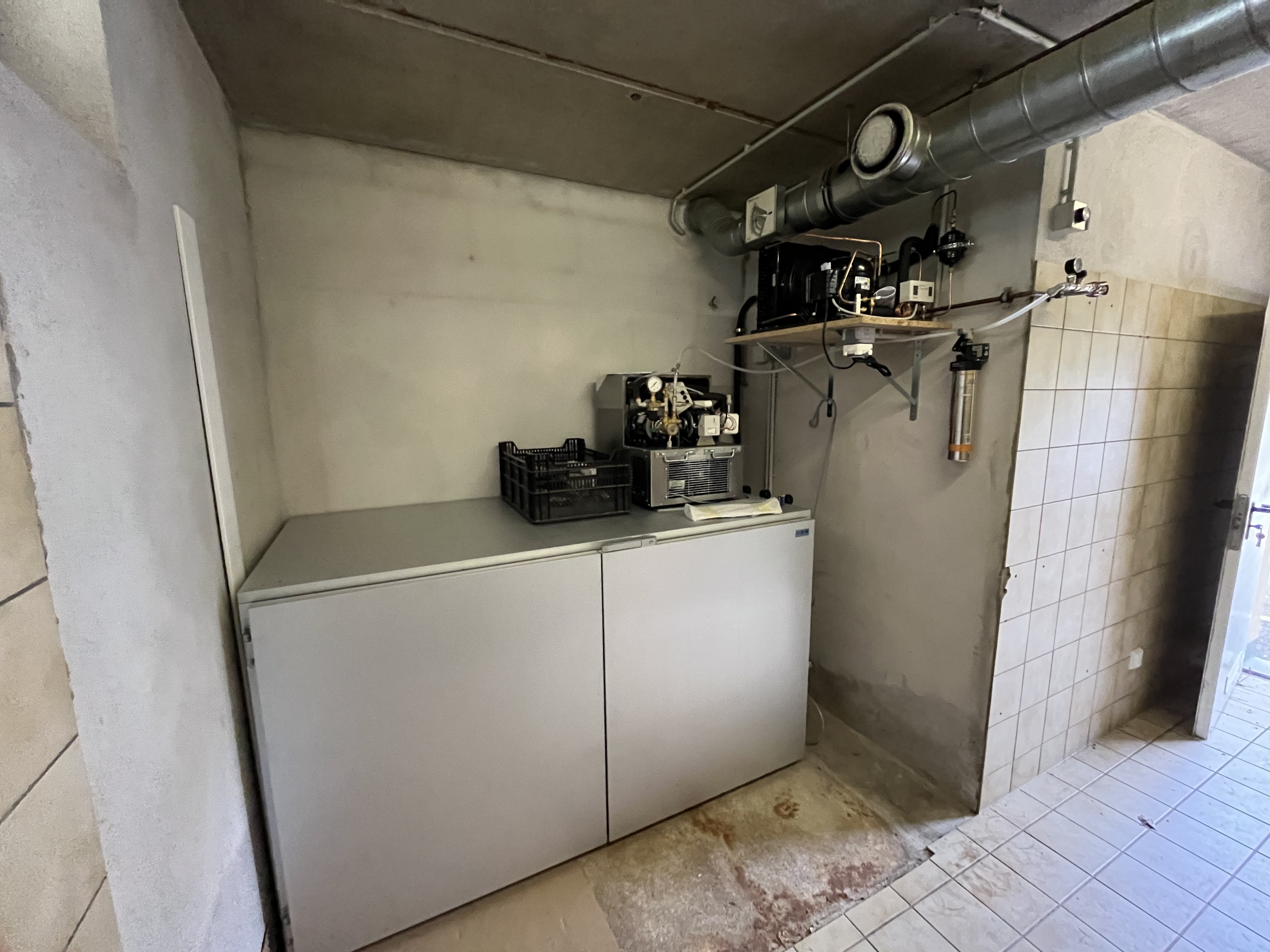 Top Standort / Schönes Gastlokal mit Gastgarten und Parkplätze