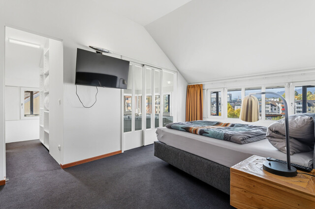 Vielseitige Liegenschaft mit Gewerbefläche und zwei Wohneinheiten in zentraler Lage!