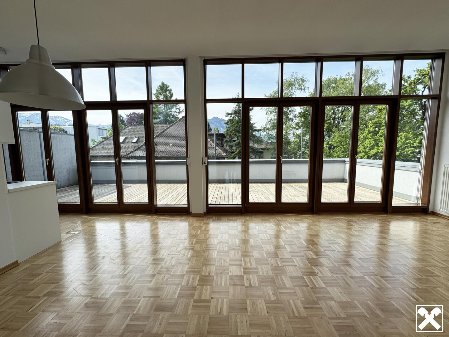 Zentrumsnahe Dachgeschosswohnung mit großer Terrasse - Provisionsfrei