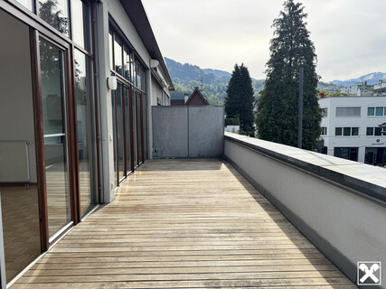Zentrumsnahe Dachgeschosswohnung mit großer Terrasse - Provisionsfrei