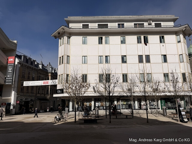 Exponierte Eckfläche mit maximaler Sichtbarkeit im Herzen der Innenstadt