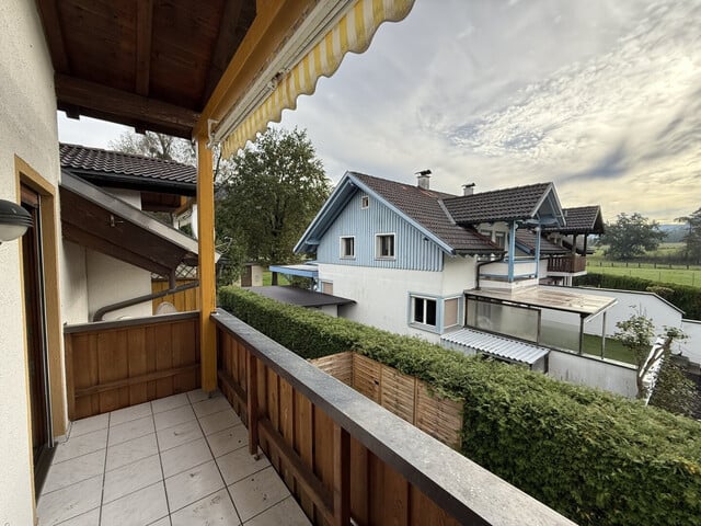 2-Zimmer-Dachgeschoß-Wohnung mit Balkon und Stellplatz in Kleinwohnanlage