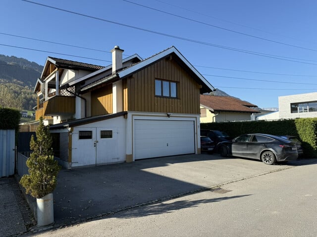 2-Zimmer-Dachgeschoß-Wohnung mit Balkon und Stellplatz in Kleinwohnanlage