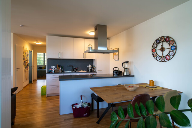 Helle 3-Zimmer-Wohnung mit Loggia, Einbauküche und Lift in Hard