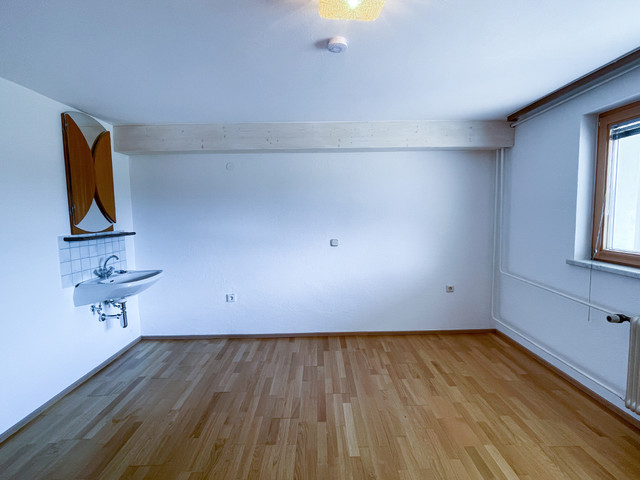 Renovierte Wohnung in ruhiger Lage mit tollem Garten und Garage