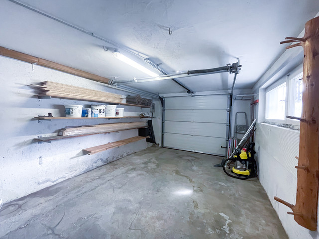 Renovierte Wohnung in ruhiger Lage mit tollem Garten und Garage