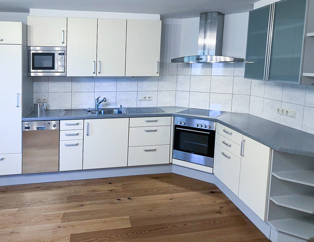 Renovierte Wohnung in ruhiger Lage mit tollem Garten und Garage