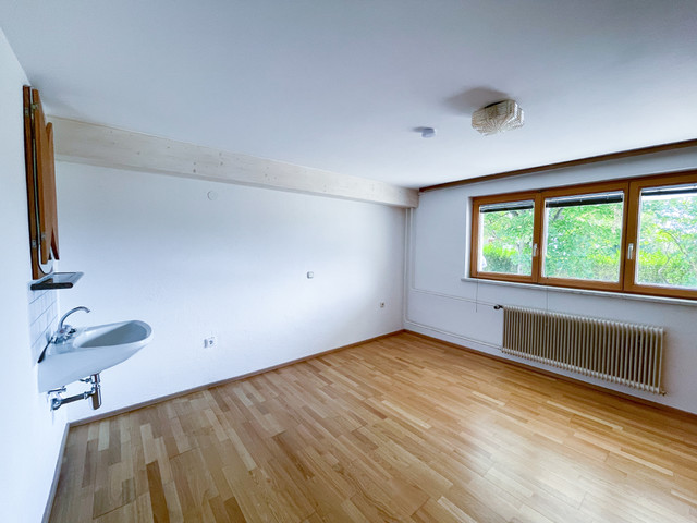 Renovierte Wohnung in ruhiger Lage mit tollem Garten und Garage