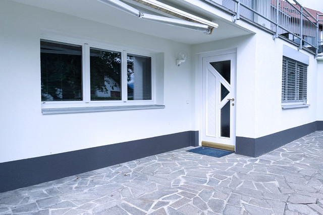 Renovierte Wohnung in ruhiger Lage mit tollem Garten und Garage