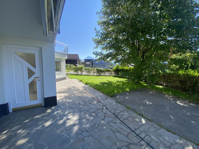 Renovierte Wohnung in ruhiger Lage mit tollem Garten und Garage