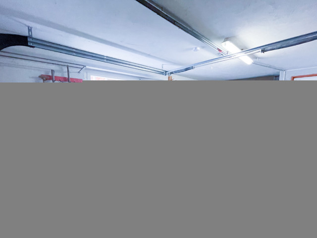 Renovierte Wohnung in ruhiger Lage mit tollem Garten und Garage