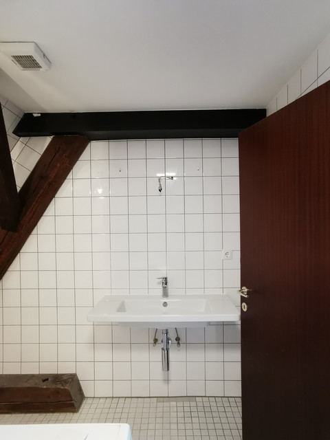 Charmante 3 Zi. Dachwohnung, zentral im Herzen Lustenaus
