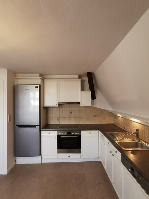 Charmante 3 Zi. Dachwohnung, zentral im Herzen Lustenaus
