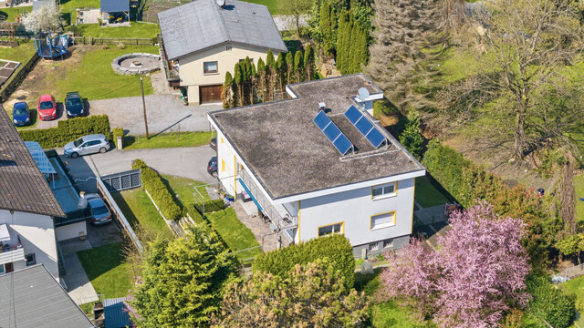 Helle 4,5-Zimmer-Wohnung nahe Schweiz – großzügig, 2 Terrassen, eigener Eingang