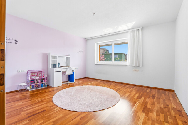 Helle 4,5-Zimmer-Wohnung nahe Schweiz – großzügig, 2 Terrassen, eigener Eingang