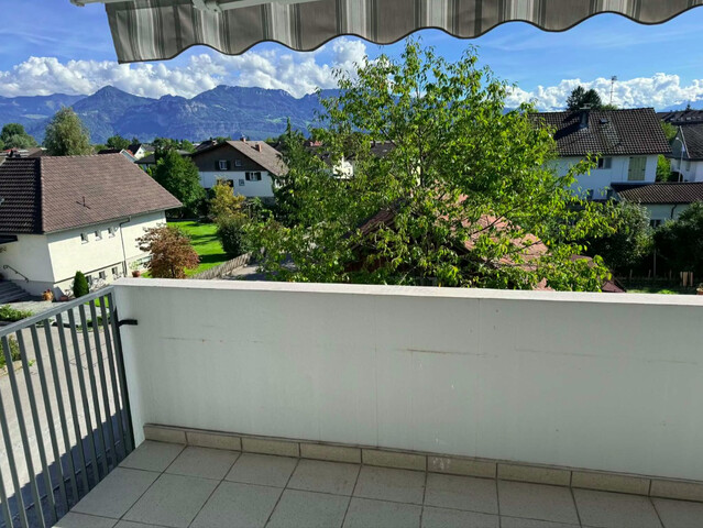 „Top renovierte 4-Zimmer-Wohnung mit 2 Balkonen, Bergblick & Tiefgarage in Lustenau“
