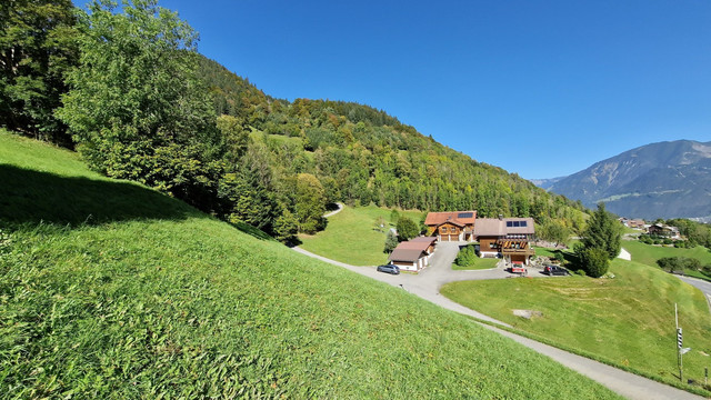 Sonniges Grundstück mit Aussicht zu verkaufen