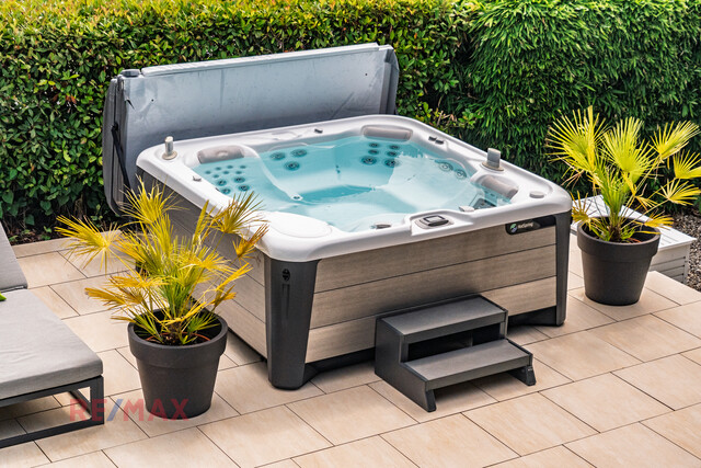 Elegantes Wohnidyll mit Swimmingpool & großer Terrasse – Ihr großzügiges Traumhaus in Lauterach