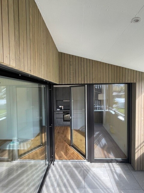 Moderne, helle 2-Zimmer Dachgeschosswohnung im Zentrum von Muntlix