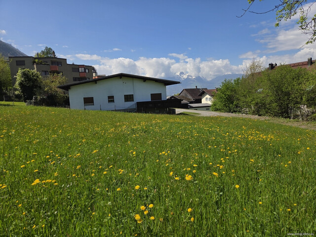 Exklusives Baugrundstück, 942m² mit Panoramablick auf die Schweizer Bergwelt – Nähe Liechtenstein