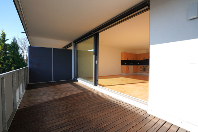 Lustenau, Ludwigstraße: Großzügige und helle 3 Zimmerwohnung mit großer Terrasse und Carport