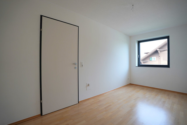 Lustenau, Ludwigstraße: Großzügige und helle 3 Zimmerwohnung mit großer Terrasse und Carport