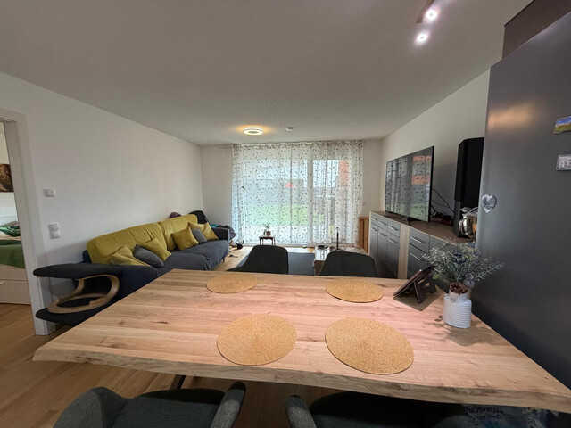 Gepflegte 3-Zi-Gartenwohnung mit einer Tiefgarage und einem Stellplatz in Top-Lage!