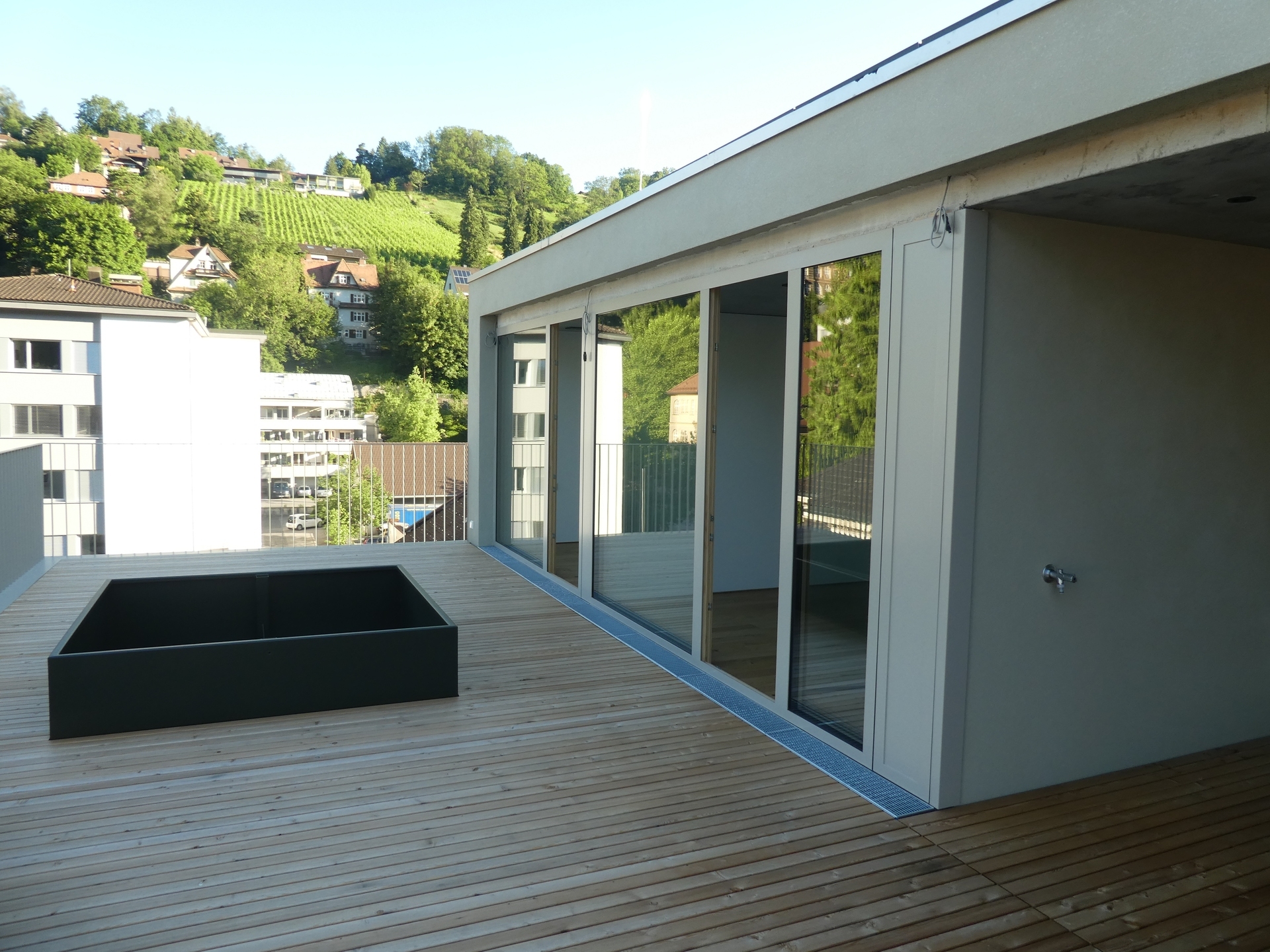 Moderne und hochwertige Penthouse-Wohnung mit Loggia und großer Terrasse