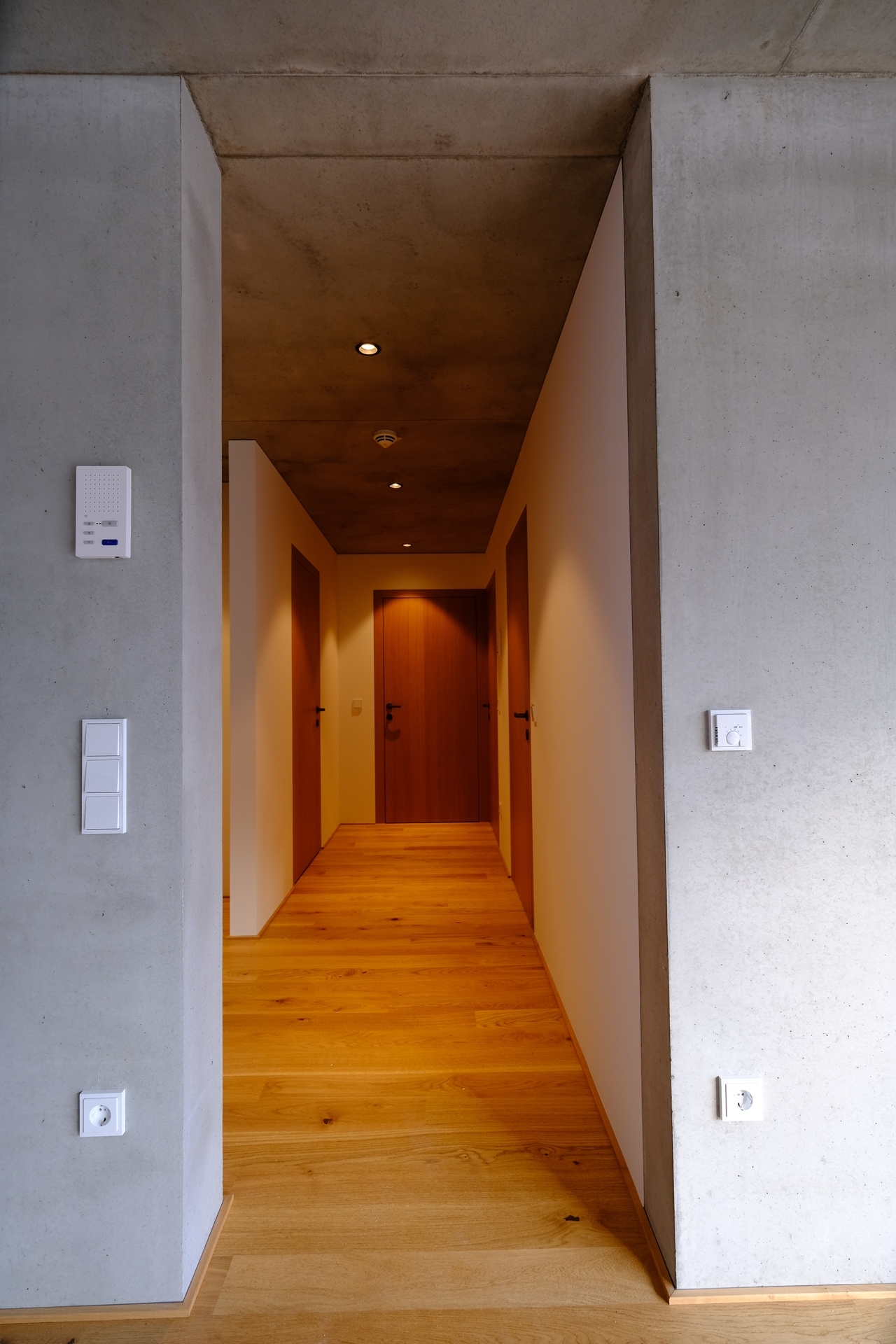 Moderne und hochwertige Penthouse-Wohnung mit Loggia und großer Terrasse