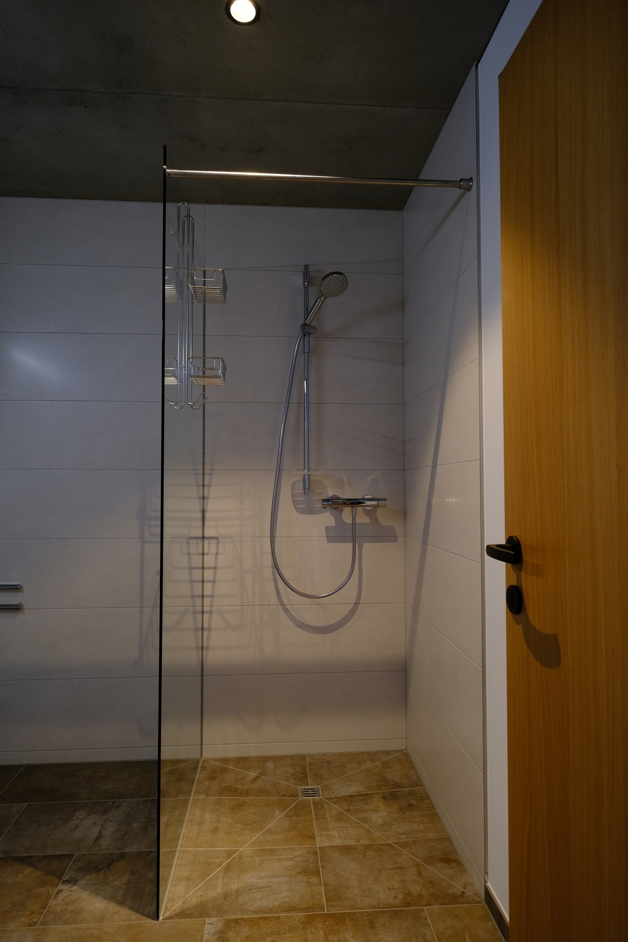 Moderne und hochwertige Penthouse-Wohnung mit Loggia und großer Terrasse