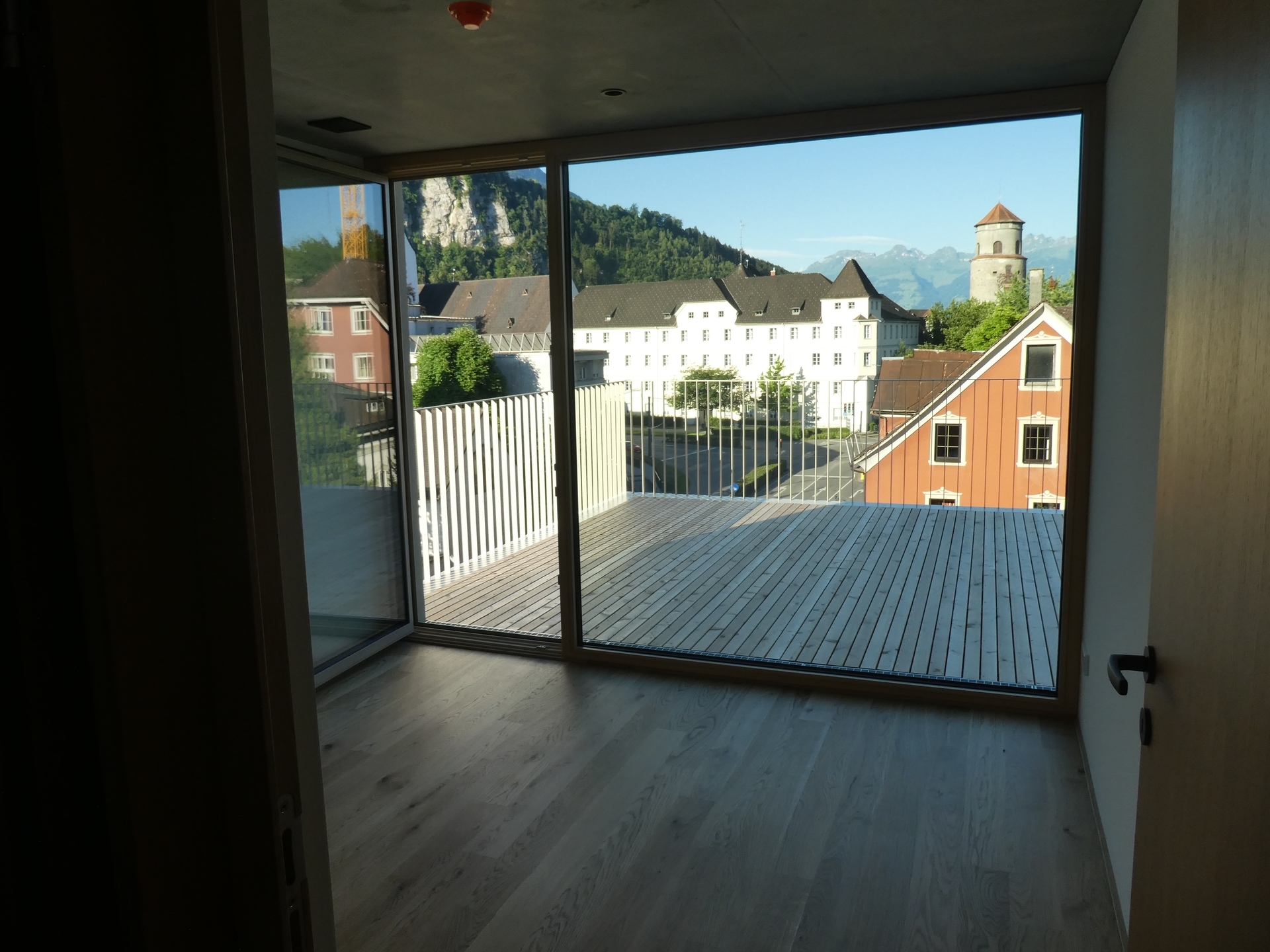 Moderne und hochwertige Penthouse-Wohnung mit Loggia und großer Terrasse