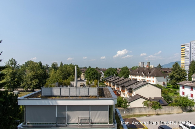 Familienfreundliches Einfamilienhaus in Hanglage mit 2-Zimmer Einliegerwohnung