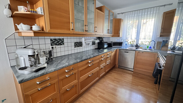 Doppelhaushälfte in Gramatneusiedl – 4 Zimmer, Klimaanlage, Solaranlage, Garten, Terrasse, Stellplatz!