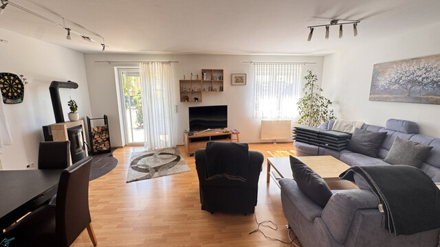 Doppelhaushälfte in Gramatneusiedl – 4 Zimmer, Klimaanlage, Solaranlage, Garten, Terrasse, Stellplatz!