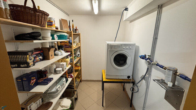 Doppelhaushälfte in Gramatneusiedl – 4 Zimmer, Klimaanlage, Solaranlage, Garten, Terrasse, Stellplatz!