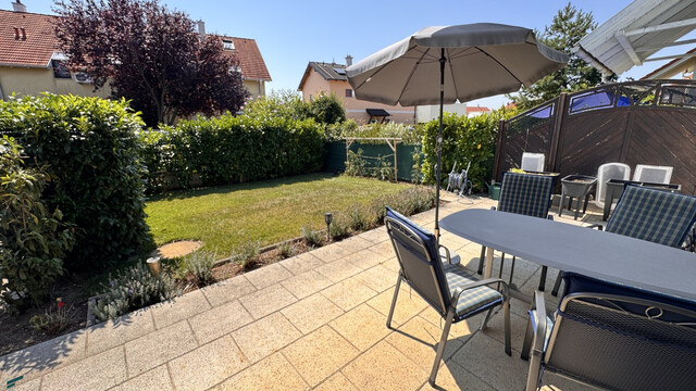 Doppelhaushälfte in Gramatneusiedl – 4 Zimmer, Klimaanlage, Solaranlage, Garten, Terrasse, Stellplatz!