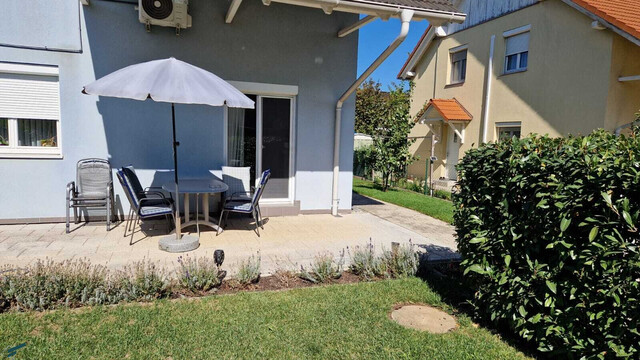 Doppelhaushälfte in Gramatneusiedl – 4 Zimmer, Klimaanlage, Solaranlage, Garten, Terrasse, Stellplatz!