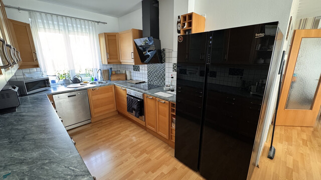 Doppelhaushälfte in Gramatneusiedl – 4 Zimmer, Klimaanlage, Solaranlage, Garten, Terrasse, Stellplatz!