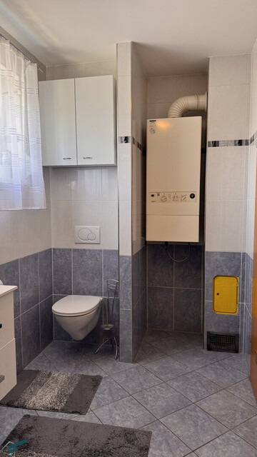 Doppelhaushälfte in Gramatneusiedl – 4 Zimmer, Klimaanlage, Solaranlage, Garten, Terrasse, Stellplatz!